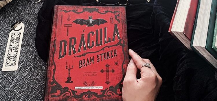 125 años de mordidas en el cuello… Gracias Bram Stoker 125 años de mordidas en el cuello… Gracias Bram Stoker