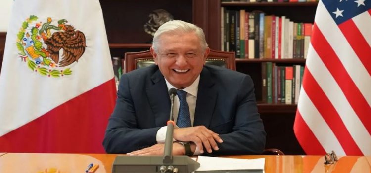 AMLO hace compromisos ambientales y energéticos con John Kerry