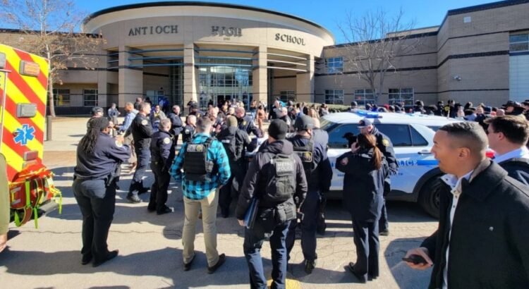Tiroteo en preparatoria de Tennessee deja un muerto y dos heridos