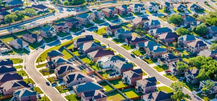La venta de vivienda en Texas aumentó 4.9% en el tercer trimestre de 2025