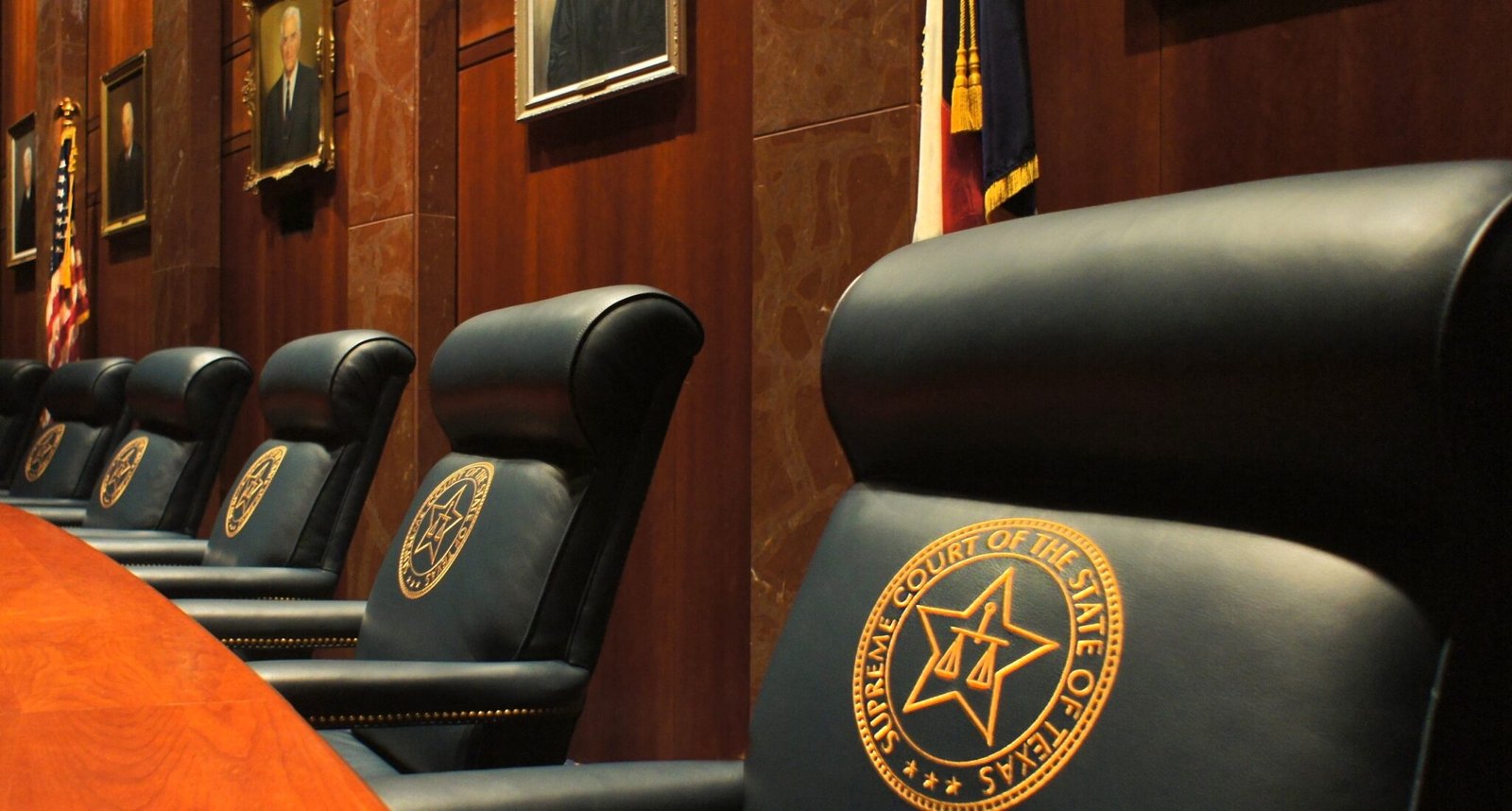 El tribunal supremo de Texas experimenta con transcripciones de inteligencia artificial para declaraciones de testigos.