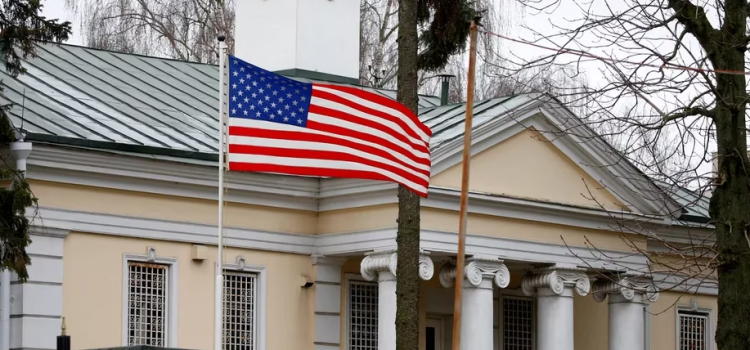 Estados Unidos pide a sus ciudadanos que eviten ir a Bielorrusia o que abandonen la nación de inmediato