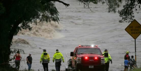 Lluvias en Texas dejan al menos 24 muertos y 20 menores desaparecidas