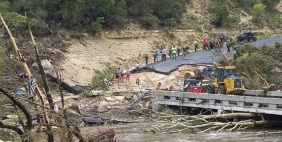 Inundaciones en Texas dejan cerca de 90 muertos y decenas de desaparecidos