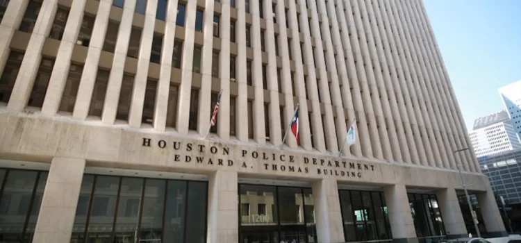 Muere un perro policía de Houston por ahogamiento generado por calor