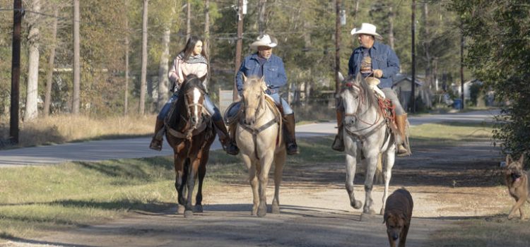 Latinos en Texas afrontan miedos en un barrio señalado como “imán de indocumentados”